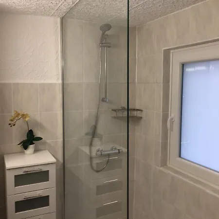 Am Fluss Mit Traumhafter Dachterrasse ,garten Und Grill